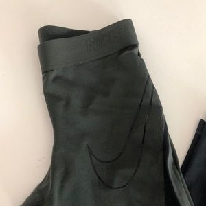 Nike pro hypercool cropped leggings